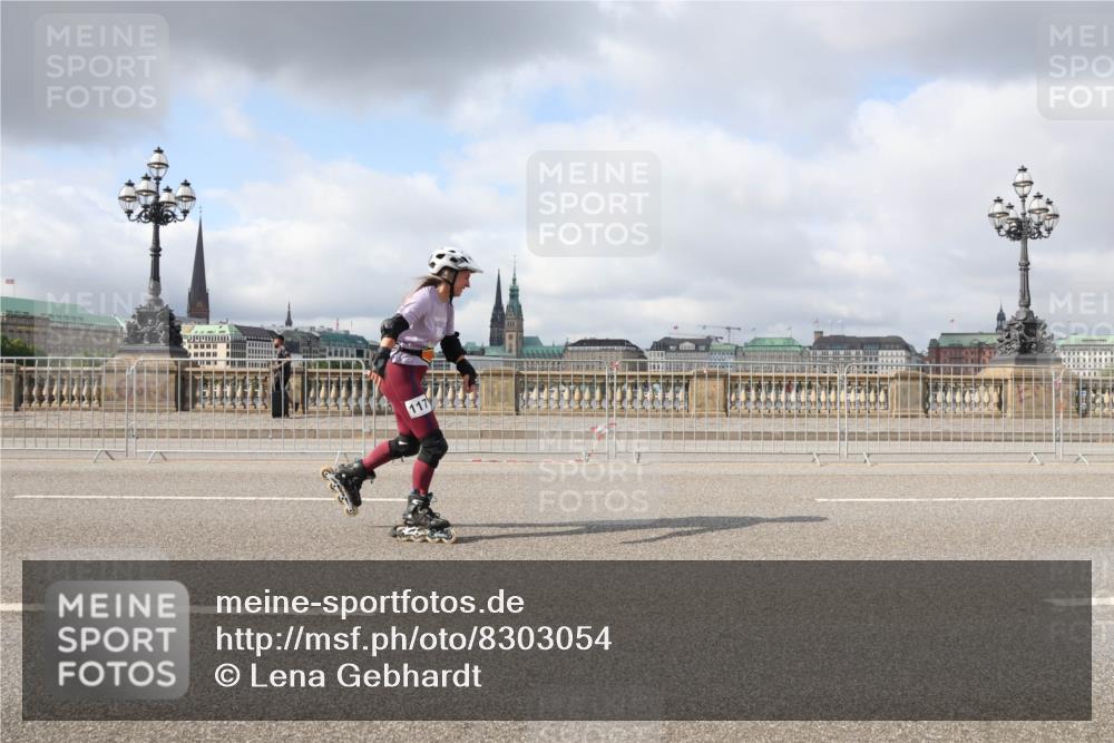 29.06.2025 - hella hamburg halbmarathon Lena Gebhardt http://msf.ph/oto/8303054 29.06.2025 09:06:49 Lombardsbrücke  meine-sportfotos.de