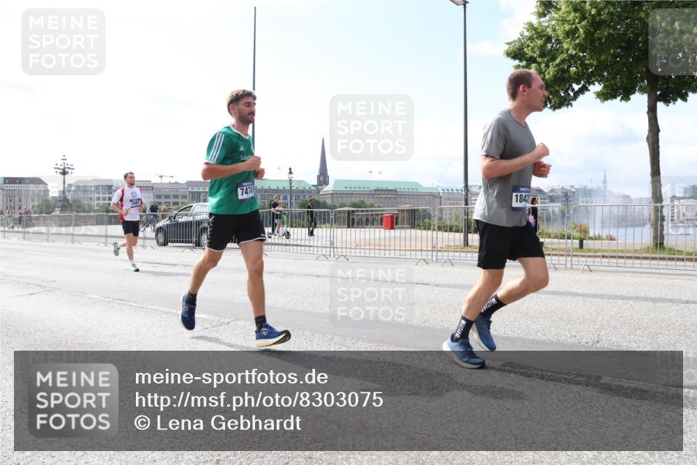 29.06.2025 - hella hamburg halbmarathon Lena Gebhardt http://msf.ph/oto/8303075 29.06.2025 10:12:13 Lombardsbrücke 1062, 1790, 1850, 2661, 2964, 3262, 3363, 3746, 4453, 4499, 5166, 5176, 5379, 5597, 5598, 6822, 6871, 6966, 7474, 9191, 9253, 9254, 9405, 9428, 9705, 10042, 10409, 10581, 10685, 11507, 11509, 11525, 11537, 11581, 11917, 12473, 13171, 13542, 13958, 14060, 14196, 14313, 14384, 14863, 14868, 15137, 16379, 16976, 17638, 17774, 18261, 18395, 18429, 18655 meine-sportfotos.de