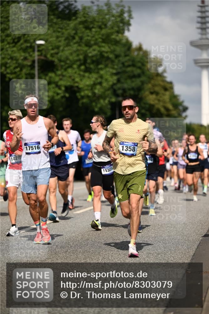 29.06.2025 - hella hamburg halbmarathon Dr. Thomas Lammeyer http://msf.ph/oto/8303079 29.06.2025 09:54:10 Kennedybrücke 1209, 1358, 1688, 1697, 1882, 2546, 2675, 3626, 4205, 4229, 4380, 4398, 4893, 5026, 5472, 5506, 5508, 5745, 5752, 5916, 6080, 6429, 6649, 6686, 6687, 7026, 7110, 8091, 8574, 8958, 9116, 9365, 10064, 10218, 10783, 10922, 11281, 11284, 11305 meine-sportfotos.de