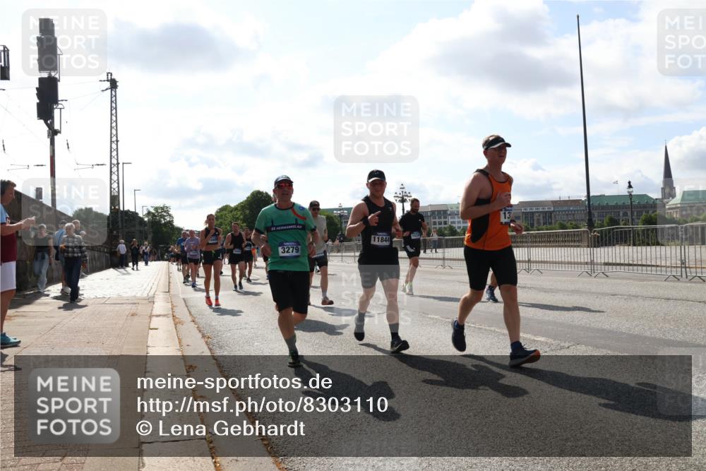 29.06.2025 - hella hamburg halbmarathon Lena Gebhardt http://msf.ph/oto/8303110 29.06.2025 09:59:44 Lombardsbrücke 53, 3279, 11844, 13, 1006, 1319, 1334, 1366, 1595, 1642, 1834, 1914, 1955, 2282, 2348, 2364, 2391, 2432, 2630, 2676, 2677, 2910, 3112, 3279, 3668, 3836, 4231, 4426, 4467, 4772, 4837, 5015, 5134, 5277, 5299, 5341, 5457, 5458, 5465, 5866, 6174, 6201, 6202, 6414, 6415, 6416, 6462, 6587, 7037, 7129, 7130, 7395, 7833, 8330, 8520, 8542, 8652, 8846, 8929, 9142, 9488, 9903, 9907, 9922, 9984, 10020, 10031, 11039, 11568, 11844 meine-sportfotos.de