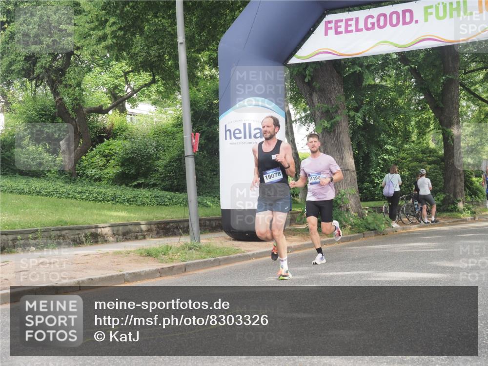 29.06.2025 - hella hamburg halbmarathon KatJ http://msf.ph/oto/8303326 29.06.2025 10:14:13 Zwischen KM18-KM19  meine-sportfotos.de