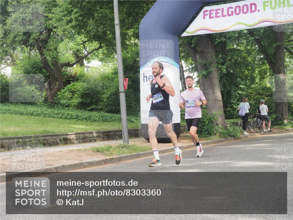 29.06.2025 - hella hamburg halbmarathon KatJ http://msf.ph/oto/8303360 29.06.2025 10:14:13 Zwischen KM18-KM19  meine-sportfotos.de
