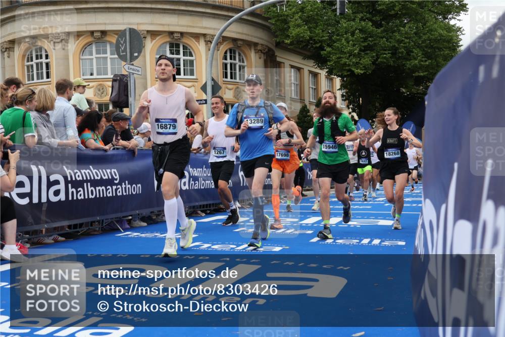 29.06.2025 - hella hamburg halbmarathon Strokosch-Dieckow http://msf.ph/oto/8303426 29.06.2025 10:54:21 Ziel 1267, 1442, 3103, 3177, 3426, 3861, 4635, 4868, 6082, 6084, 6511, 6512, 7129, 7274, 8223, 8772, 11009, 11430, 11797, 11799, 12321, 12362, 13033, 13289, 13803, 15946, 16327, 16527, 16574, 16750, 16879, 17087, 17698, 18268, 19067 meine-sportfotos.de