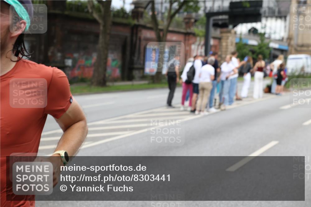 29.06.2025 - hella hamburg halbmarathon Yannick Fuchs http://msf.ph/oto/8303441 29.06.2025 10:50:04 20KM 1130, 1180, 1877, 2378, 2982, 3042, 3048, 4594, 4813, 4951, 5287, 5465, 5721, 5744, 6759, 7646, 7742, 8311, 8330, 8639, 8863, 8996, 9622, 9903, 10084, 11143, 11309, 11554, 11638, 11870, 12196, 12515, 12858, 13474, 14363, 14461, 15134, 16008, 16009, 16043, 16375, 16434, 16625, 17468, 18117, 18125, 18212, 18325, 18340, 18495, 18531, 18634, 18966, 19152 meine-sportfotos.de