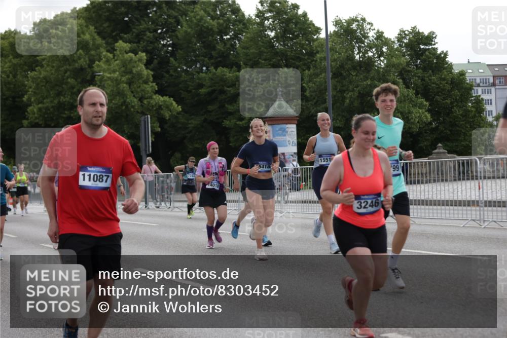 29.06.2025 - hella hamburg halbmarathon Jannik Wohlers http://msf.ph/oto/8303452 29.06.2025 10:37:28 Lombardsbrücke 1475, 1578, 1799, 1985, 2853, 3230, 3246, 3880, 5139, 5522, 5875, 6243, 6362, 6697, 7244, 7321, 7350, 7696, 8985, 9247, 9288, 9895, 10025, 10159, 10836, 11087, 11152, 11164, 11421, 11456, 11457, 11479, 11543, 11882, 12242, 12254, 13650, 14018, 15002, 15329, 15418, 15511, 16211, 16220, 16360, 17389, 17793, 17798, 18317, 18319, 18572, 18937 meine-sportfotos.de