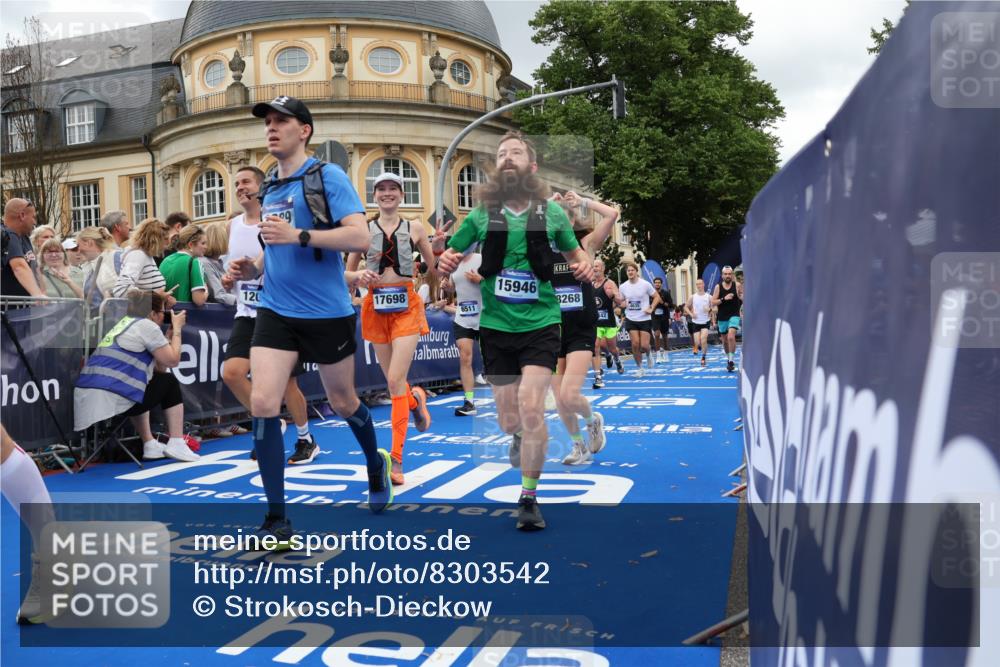 29.06.2025 - hella hamburg halbmarathon Strokosch-Dieckow http://msf.ph/oto/8303542 29.06.2025 10:54:22 Ziel 1267, 1442, 3103, 3426, 3794, 3861, 4635, 4868, 6511, 6512, 7129, 7274, 8223, 8772, 11009, 11430, 11797, 11799, 12321, 12362, 13289, 13803, 15146, 15946, 16327, 16527, 16574, 16750, 16879, 17087, 17698, 18268, 19067 meine-sportfotos.de