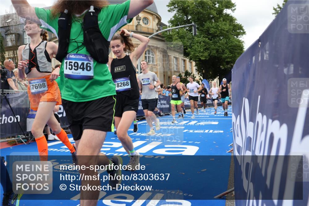 29.06.2025 - hella hamburg halbmarathon Strokosch-Dieckow http://msf.ph/oto/8303637 29.06.2025 10:54:23 Ziel 1267, 1442, 3426, 3794, 4635, 4868, 6511, 6512, 7129, 8223, 8772, 11009, 11430, 11797, 11799, 12321, 12362, 13289, 13803, 15146, 15946, 16327, 16574, 16750, 16879, 17087, 17698, 18268, 19067 meine-sportfotos.de