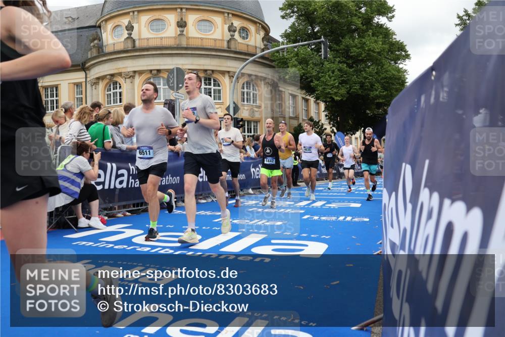 29.06.2025 - hella hamburg halbmarathon Strokosch-Dieckow http://msf.ph/oto/8303683 29.06.2025 10:54:24 Ziel 1267, 1442, 3426, 3794, 4635, 4868, 6511, 6512, 7129, 8772, 8798, 11009, 11430, 11797, 11799, 12321, 12362, 12607, 13289, 13803, 15146, 15946, 16327, 16574, 16750, 16879, 17698, 18268, 19067 meine-sportfotos.de