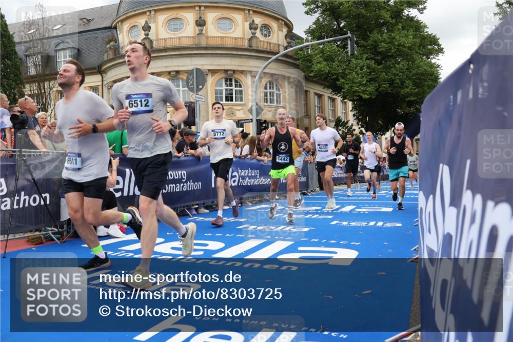 29.06.2025 - hella hamburg halbmarathon Strokosch-Dieckow http://msf.ph/oto/8303725 29.06.2025 10:54:24 Ziel 1267, 1442, 3426, 3794, 4635, 4868, 6511, 6512, 7129, 8772, 8798, 11009, 11430, 11797, 11799, 12321, 12362, 12607, 13289, 13803, 15146, 15946, 16327, 16574, 16750, 16879, 17698, 18268, 19067 meine-sportfotos.de