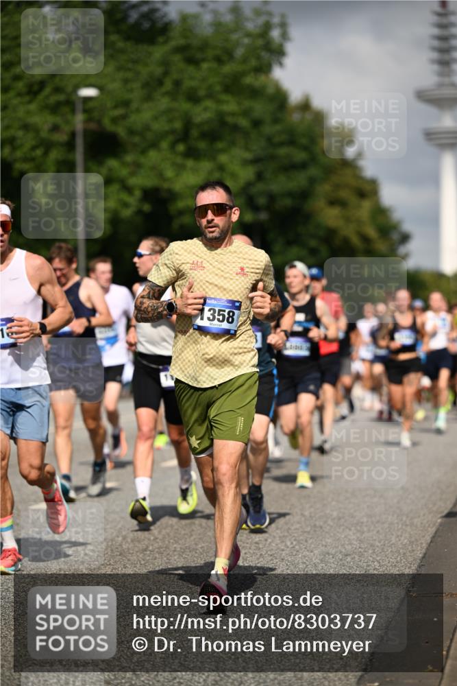 29.06.2025 - hella hamburg halbmarathon Dr. Thomas Lammeyer http://msf.ph/oto/8303737 29.06.2025 09:54:10 Kennedybrücke 1209, 1358, 1688, 1697, 1882, 2546, 2675, 3626, 4205, 4229, 4380, 4398, 4893, 5026, 5472, 5506, 5508, 5745, 5752, 5916, 6080, 6429, 6649, 6686, 6687, 7026, 7110, 8091, 8574, 8958, 9116, 9365, 10064, 10218, 10783, 10922, 11281, 11284, 11305 meine-sportfotos.de