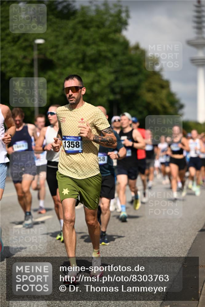29.06.2025 - hella hamburg halbmarathon Dr. Thomas Lammeyer http://msf.ph/oto/8303763 29.06.2025 09:54:10 Kennedybrücke 1209, 1358, 1688, 1697, 1882, 2546, 2675, 3626, 4205, 4229, 4380, 4398, 4893, 5026, 5472, 5506, 5508, 5745, 5752, 5916, 6080, 6429, 6649, 6686, 6687, 7026, 7110, 8091, 8574, 8958, 9116, 9365, 10064, 10218, 10783, 10922, 11281, 11284, 11305 meine-sportfotos.de