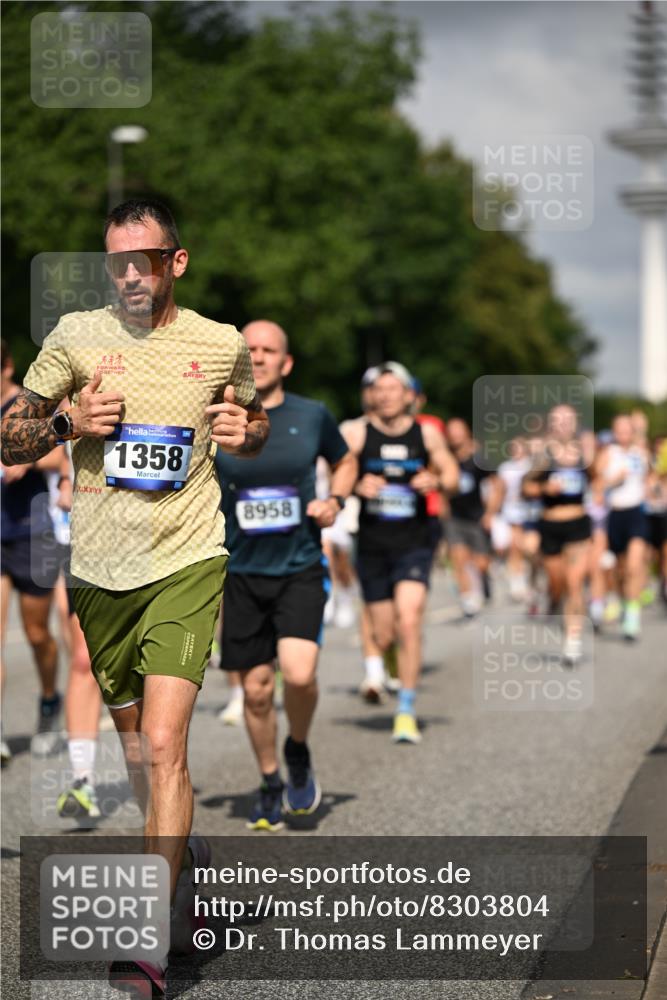 29.06.2025 - hella hamburg halbmarathon Dr. Thomas Lammeyer http://msf.ph/oto/8303804 29.06.2025 09:54:11 Kennedybrücke 1209, 1358, 1688, 1697, 1882, 2546, 2675, 3626, 4205, 4229, 4380, 4398, 4893, 5026, 5472, 5506, 5508, 5745, 5752, 5916, 6080, 6429, 6649, 6686, 6687, 7026, 7110, 8091, 8574, 8958, 9116, 9365, 10064, 10783, 10922, 11281, 11284, 11305 meine-sportfotos.de