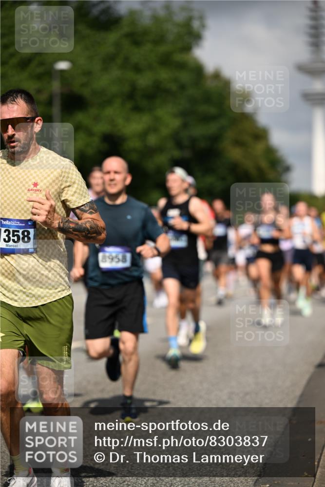 29.06.2025 - hella hamburg halbmarathon Dr. Thomas Lammeyer http://msf.ph/oto/8303837 29.06.2025 09:54:11 Kennedybrücke 1209, 1358, 1688, 1697, 1882, 2546, 2675, 3626, 4205, 4229, 4380, 4398, 4893, 5026, 5472, 5506, 5508, 5745, 5752, 5916, 6080, 6429, 6649, 6686, 6687, 7026, 7110, 8091, 8574, 8958, 9116, 9365, 10064, 10783, 10922, 11281, 11284, 11305 meine-sportfotos.de