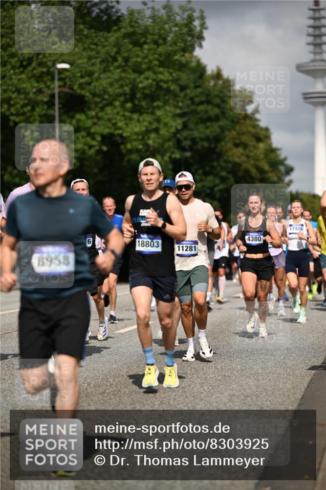 29.06.2025 - hella hamburg halbmarathon Dr. Thomas Lammeyer http://msf.ph/oto/8303925 29.06.2025 09:54:12 Kennedybrücke 1209, 1358, 1697, 1882, 2546, 2675, 3626, 4205, 4229, 4380, 4398, 4893, 5026, 5472, 5506, 5508, 5745, 5752, 5916, 6080, 6429, 6649, 6686, 6687, 7026, 7110, 8091, 8574, 8958, 9116, 9365, 10064, 10783, 11281, 11284, 11305 meine-sportfotos.de