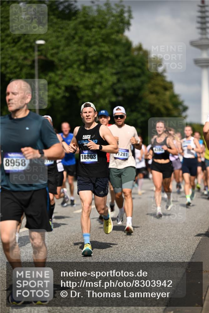 29.06.2025 - hella hamburg halbmarathon Dr. Thomas Lammeyer http://msf.ph/oto/8303942 29.06.2025 09:54:12 Kennedybrücke 1209, 1358, 1697, 1882, 2546, 2675, 3626, 4205, 4229, 4380, 4398, 4893, 5026, 5472, 5506, 5508, 5745, 5752, 5916, 6080, 6429, 6649, 6686, 6687, 7026, 7110, 8091, 8574, 8958, 9116, 9365, 10064, 10783, 11281, 11284, 11305 meine-sportfotos.de