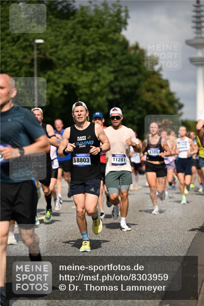 29.06.2025 - hella hamburg halbmarathon Dr. Thomas Lammeyer http://msf.ph/oto/8303959 29.06.2025 09:54:12 Kennedybrücke 1209, 1358, 1697, 1882, 2546, 2675, 3626, 4205, 4229, 4380, 4398, 4893, 5026, 5472, 5506, 5508, 5745, 5752, 5916, 6080, 6429, 6649, 6686, 6687, 7026, 7110, 8091, 8574, 8958, 9116, 9365, 10064, 10783, 11281, 11284, 11305 meine-sportfotos.de