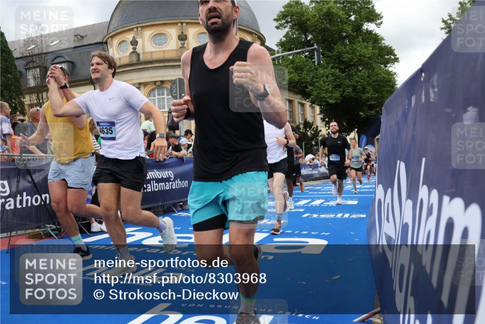 29.06.2025 - hella hamburg halbmarathon Strokosch-Dieckow http://msf.ph/oto/8303968 29.06.2025 10:54:26 Ziel 1267, 1442, 2474, 3426, 3794, 4635, 4868, 5259, 6511, 6512, 7129, 8772, 8798, 11009, 11797, 11799, 12321, 12362, 12607, 13289, 15146, 15946, 16327, 16879, 17698, 18268, 19067 meine-sportfotos.de