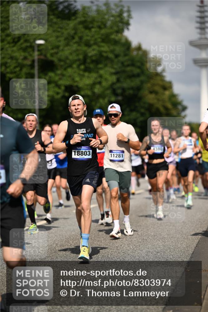 29.06.2025 - hella hamburg halbmarathon Dr. Thomas Lammeyer http://msf.ph/oto/8303974 29.06.2025 09:54:12 Kennedybrücke 1209, 1358, 1697, 1882, 2546, 2675, 3626, 4205, 4229, 4380, 4398, 4893, 5026, 5472, 5506, 5508, 5745, 5752, 5916, 6080, 6429, 6649, 6686, 6687, 7026, 7110, 8091, 8574, 8958, 9116, 9365, 10064, 10783, 11281, 11284, 11305 meine-sportfotos.de