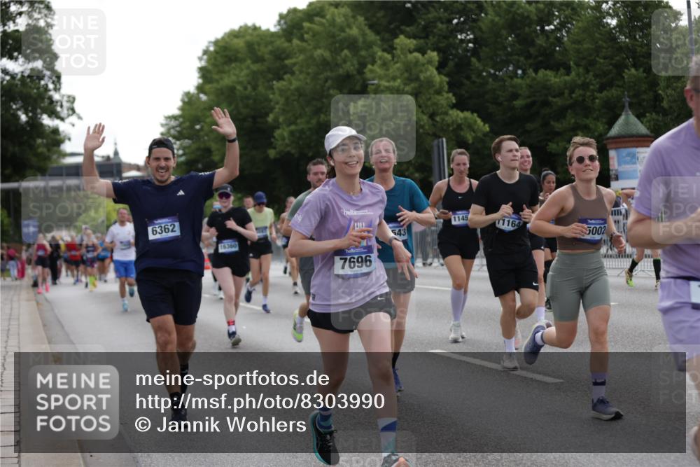 29.06.2025 - hella hamburg halbmarathon Jannik Wohlers http://msf.ph/oto/8303990 29.06.2025 10:37:30 Lombardsbrücke 1475, 1578, 1799, 1985, 2853, 3230, 3246, 3880, 4921, 5139, 5522, 6362, 6697, 7244, 7321, 7350, 7629, 7696, 8198, 8199, 8985, 9247, 9288, 9895, 10025, 10159, 10836, 11087, 11152, 11164, 11421, 11456, 11457, 11479, 11543, 11882, 12242, 12997, 13650, 14018, 15002, 15329, 15418, 15511, 15762, 16211, 16220, 16360, 17389, 17793, 18317, 18319, 18572, 18937 meine-sportfotos.de