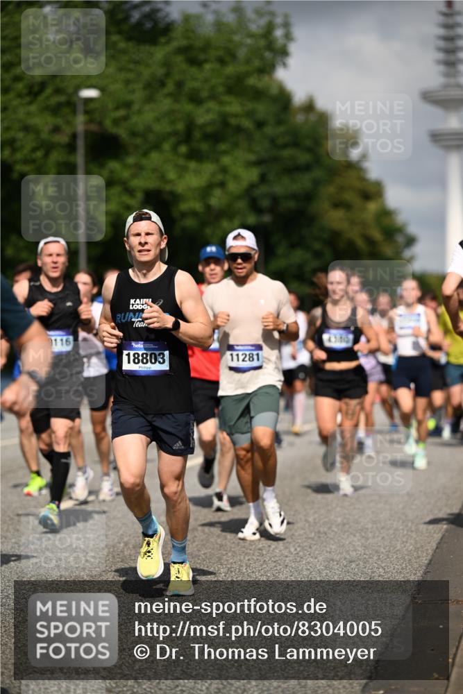 29.06.2025 - hella hamburg halbmarathon Dr. Thomas Lammeyer http://msf.ph/oto/8304005 29.06.2025 09:54:12 Kennedybrücke 1209, 1358, 1697, 1882, 2546, 2675, 3626, 4205, 4229, 4380, 4398, 4893, 5026, 5472, 5506, 5508, 5745, 5752, 5916, 6080, 6429, 6649, 6686, 6687, 7026, 7110, 8091, 8574, 8958, 9116, 9365, 10064, 10783, 11281, 11284, 11305 meine-sportfotos.de