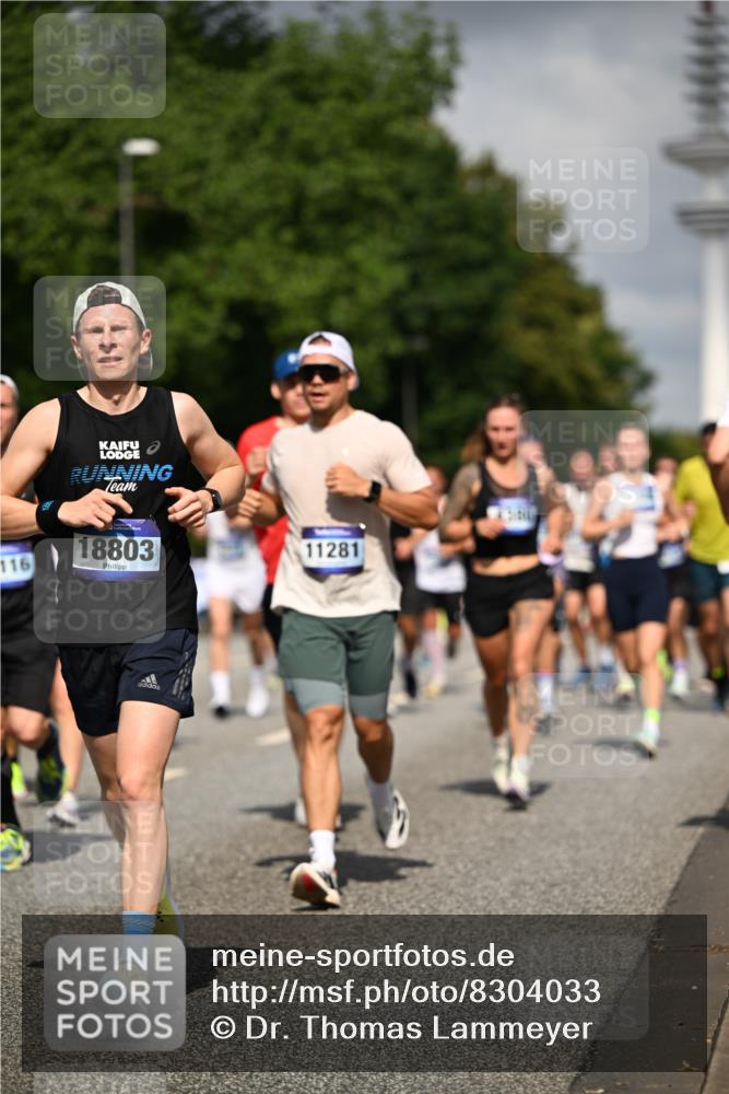 29.06.2025 - hella hamburg halbmarathon Dr. Thomas Lammeyer http://msf.ph/oto/8304033 29.06.2025 09:54:13 Kennedybrücke 1209, 1358, 1697, 1882, 2546, 2675, 3626, 4205, 4229, 4380, 4893, 5026, 5472, 5506, 5508, 5745, 5752, 5916, 6080, 6429, 6649, 6686, 6687, 7026, 7110, 8091, 8574, 8958, 9116, 9365, 10064, 10783, 11281, 11284, 11305 meine-sportfotos.de