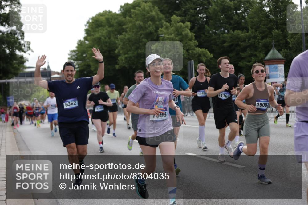 29.06.2025 - hella hamburg halbmarathon Jannik Wohlers http://msf.ph/oto/8304035 29.06.2025 10:37:30 Lombardsbrücke 1475, 1578, 1799, 1985, 2853, 3230, 3246, 3880, 4921, 5139, 5522, 6362, 6697, 7244, 7321, 7350, 7629, 7696, 8198, 8199, 8985, 9247, 9288, 9895, 10025, 10159, 10836, 11087, 11152, 11164, 11421, 11456, 11457, 11479, 11543, 11882, 12242, 12997, 13650, 14018, 15002, 15329, 15418, 15511, 15762, 16211, 16220, 16360, 17389, 17793, 18317, 18319, 18572, 18937 meine-sportfotos.de