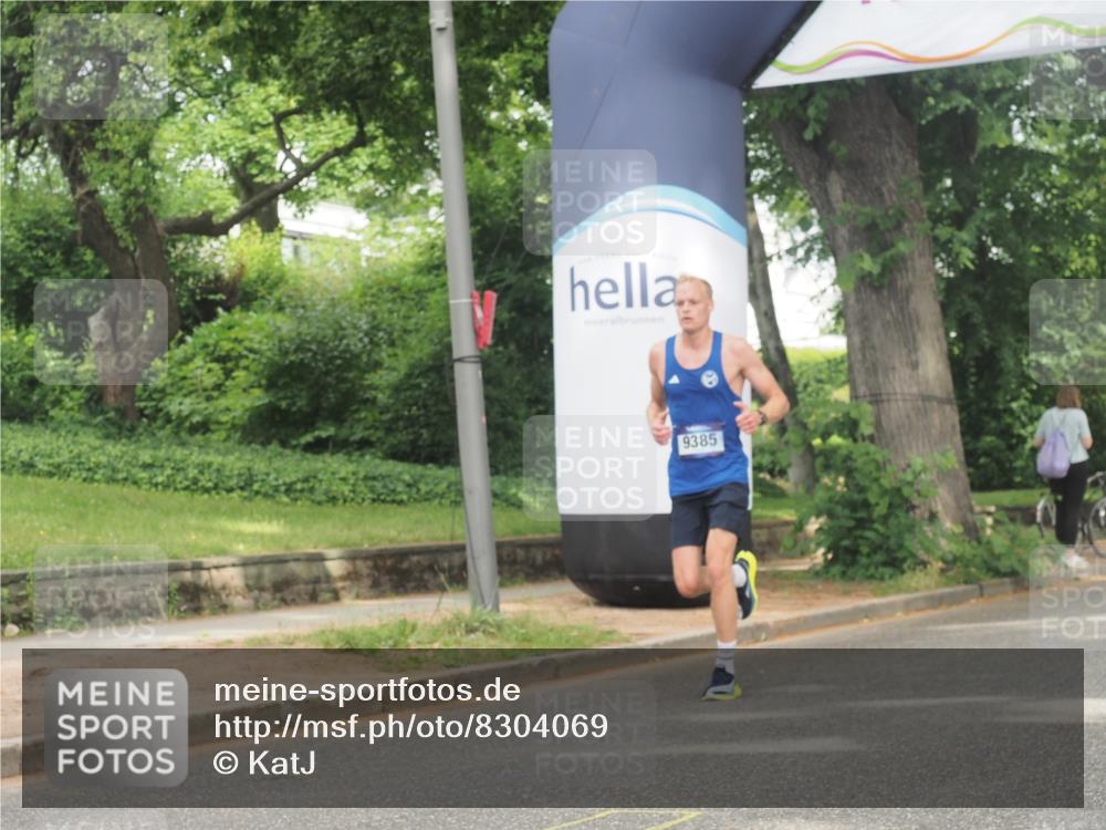 29.06.2025 - hella hamburg halbmarathon KatJ http://msf.ph/oto/8304069 29.06.2025 10:14:17 Zwischen KM18-KM19  meine-sportfotos.de