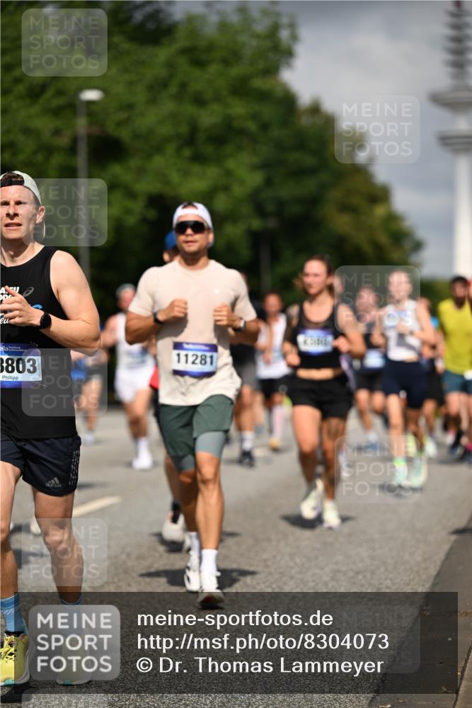 29.06.2025 - hella hamburg halbmarathon Dr. Thomas Lammeyer http://msf.ph/oto/8304073 29.06.2025 09:54:13 Kennedybrücke 1209, 1358, 1697, 1882, 2546, 2675, 3626, 4205, 4229, 4380, 4893, 5026, 5472, 5506, 5508, 5745, 5752, 5916, 6080, 6429, 6649, 6686, 6687, 7026, 7110, 8091, 8574, 8958, 9116, 9365, 10064, 10783, 11281, 11284, 11305 meine-sportfotos.de