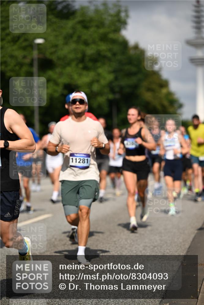 29.06.2025 - hella hamburg halbmarathon Dr. Thomas Lammeyer http://msf.ph/oto/8304093 29.06.2025 09:54:13 Kennedybrücke 1209, 1358, 1697, 1882, 2546, 2675, 3626, 4205, 4229, 4380, 4893, 5026, 5472, 5506, 5508, 5745, 5752, 5916, 6080, 6429, 6649, 6686, 6687, 7026, 7110, 8091, 8574, 8958, 9116, 9365, 10064, 10783, 11281, 11284, 11305 meine-sportfotos.de