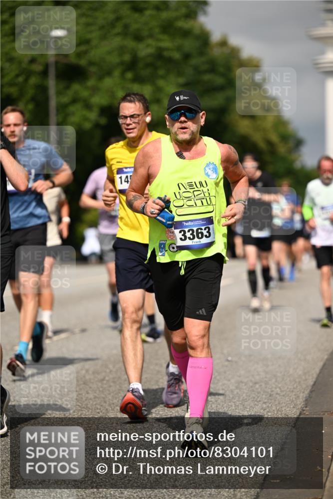 29.06.2025 - hella hamburg halbmarathon Dr. Thomas Lammeyer http://msf.ph/oto/8304101 29.06.2025 10:16:34 Kennedybrücke 1610, 1785, 1851, 2531, 2942, 2963, 2964, 3360, 3363, 4532, 5150, 5166, 7014, 7907, 8398, 8405, 8917, 8971, 9428, 9705, 10067, 10402, 10409, 10685, 11025 meine-sportfotos.de