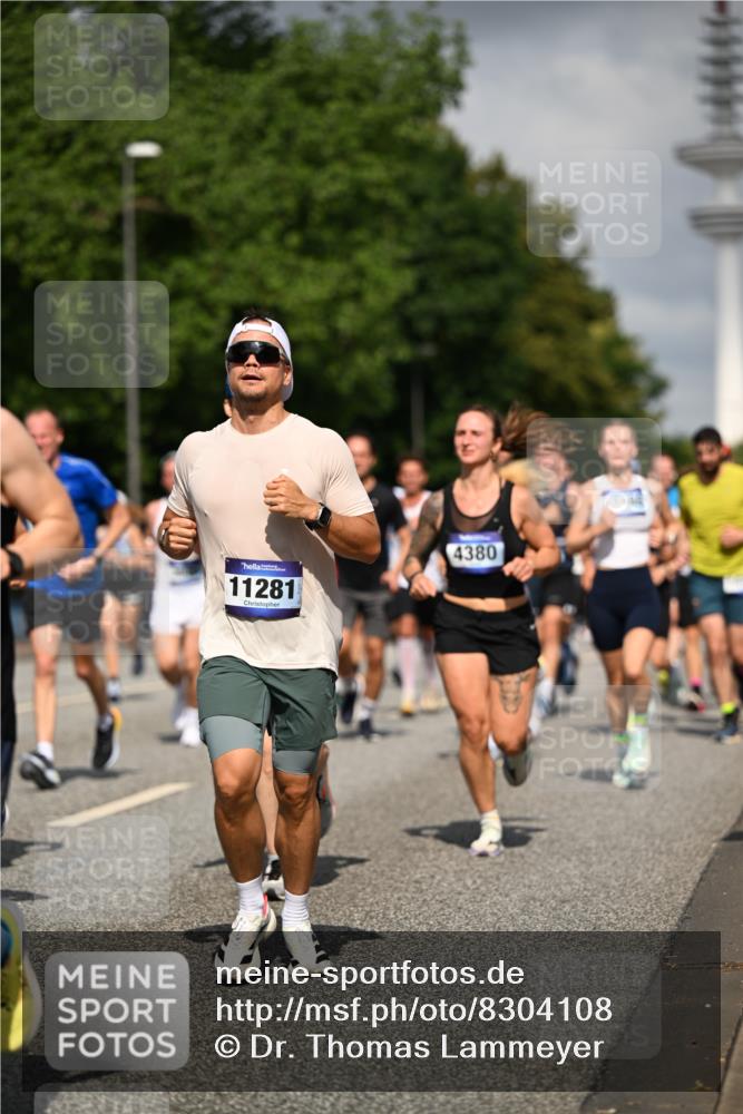 29.06.2025 - hella hamburg halbmarathon Dr. Thomas Lammeyer http://msf.ph/oto/8304108 29.06.2025 09:54:13 Kennedybrücke 1209, 1358, 1697, 1882, 2546, 2675, 3626, 4205, 4229, 4380, 4893, 5026, 5472, 5506, 5508, 5745, 5752, 5916, 6080, 6429, 6649, 6686, 6687, 7026, 7110, 8091, 8574, 8958, 9116, 9365, 10064, 10783, 11281, 11284, 11305 meine-sportfotos.de