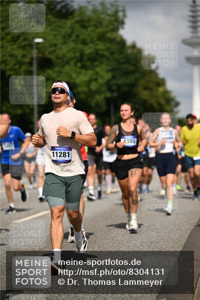 29.06.2025 - hella hamburg halbmarathon Dr. Thomas Lammeyer http://msf.ph/oto/8304131 29.06.2025 09:54:14 Kennedybrücke 1209, 1358, 1697, 1882, 2546, 2675, 3626, 4205, 4229, 4380, 4893, 5026, 5472, 5506, 5508, 5745, 5752, 5916, 6080, 6429, 6686, 6687, 7026, 7110, 8091, 8574, 8958, 9365, 10064, 10783, 11281, 11284, 11305 meine-sportfotos.de