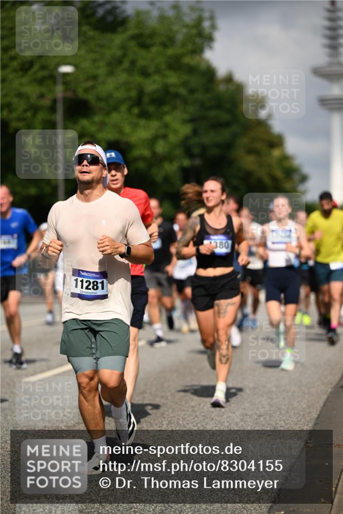 29.06.2025 - hella hamburg halbmarathon Dr. Thomas Lammeyer http://msf.ph/oto/8304155 29.06.2025 09:54:14 Kennedybrücke 1209, 1358, 1697, 1882, 2546, 2675, 3626, 4205, 4229, 4380, 4893, 5026, 5472, 5506, 5508, 5745, 5752, 5916, 6080, 6429, 6686, 6687, 7026, 7110, 8091, 8574, 8958, 9365, 10064, 10783, 11281, 11284, 11305 meine-sportfotos.de