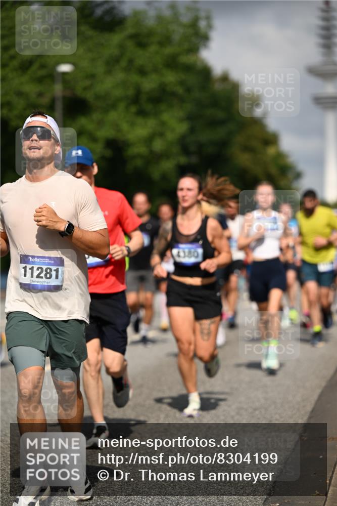 29.06.2025 - hella hamburg halbmarathon Dr. Thomas Lammeyer http://msf.ph/oto/8304199 29.06.2025 09:54:14 Kennedybrücke 1209, 1358, 1697, 1882, 2546, 2675, 3626, 4205, 4229, 4380, 4893, 5026, 5472, 5506, 5508, 5745, 5752, 5916, 6080, 6429, 6686, 6687, 7026, 7110, 8091, 8574, 8958, 9365, 10064, 10783, 11281, 11284, 11305 meine-sportfotos.de