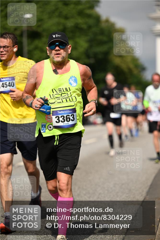 29.06.2025 - hella hamburg halbmarathon Dr. Thomas Lammeyer http://msf.ph/oto/8304229 29.06.2025 10:16:35 Kennedybrücke 1610, 1785, 2531, 2942, 2963, 2964, 3360, 3363, 4532, 5150, 7014, 7907, 8398, 8405, 8917, 8971, 9428, 9705, 10067, 10402, 10409, 10685, 11025 meine-sportfotos.de