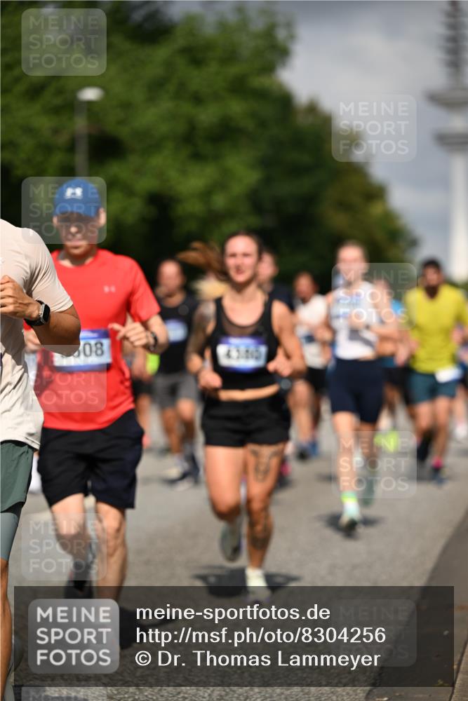 29.06.2025 - hella hamburg halbmarathon Dr. Thomas Lammeyer http://msf.ph/oto/8304256 29.06.2025 09:54:15 Kennedybrücke 1209, 1358, 1697, 1882, 2546, 2675, 3626, 4205, 4229, 4380, 4893, 5026, 5472, 5506, 5508, 5745, 5752, 5916, 6080, 6429, 6686, 6687, 7026, 7110, 8091, 8574, 8958, 9365, 10064, 10783, 11281, 11284, 11305 meine-sportfotos.de
