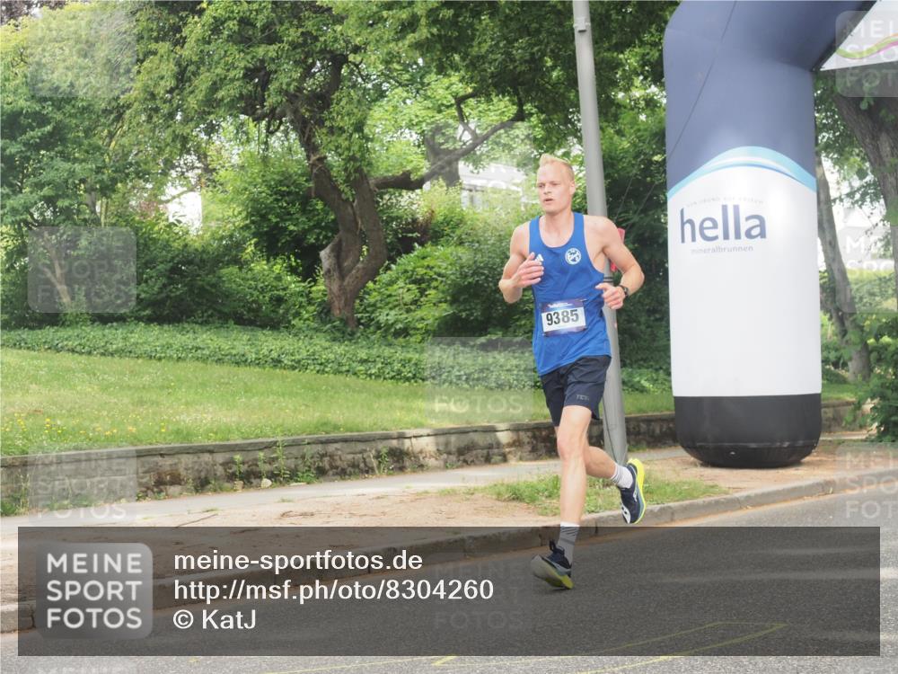 29.06.2025 - hella hamburg halbmarathon KatJ http://msf.ph/oto/8304260 29.06.2025 10:14:18 Zwischen KM18-KM19  meine-sportfotos.de