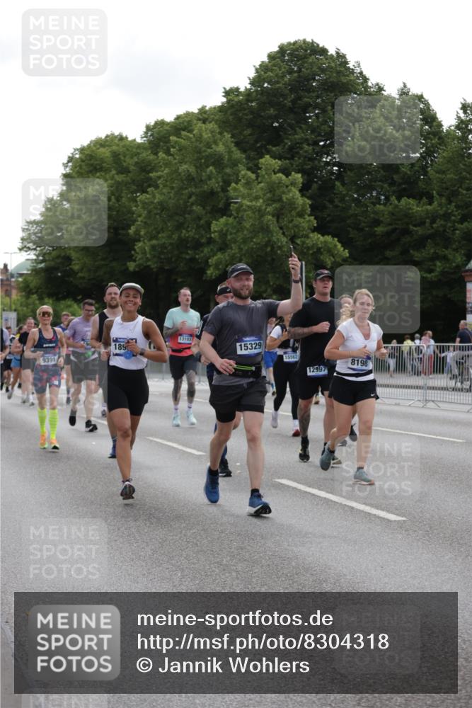 29.06.2025 - hella hamburg halbmarathon Jannik Wohlers http://msf.ph/oto/8304318 29.06.2025 10:37:38 Lombardsbrücke 1196, 1394, 1578, 1799, 1901, 1966, 1985, 2786, 3246, 3880, 4414, 4921, 5139, 5713, 6199, 6362, 6697, 7118, 7165, 7244, 7552, 7629, 7696, 7914, 8198, 8199, 8539, 8615, 8696, 8985, 9350, 9391, 10025, 10836, 11087, 11152, 11164, 11421, 11456, 11457, 11479, 11543, 12573, 12892, 12997, 13103, 13442, 14018, 14163, 15002, 15329, 15355, 15418, 15511, 15562, 15762, 16211, 16220, 16360, 16658, 16876, 17053, 17389, 18572, 18592, 18937 meine-sportfotos.de