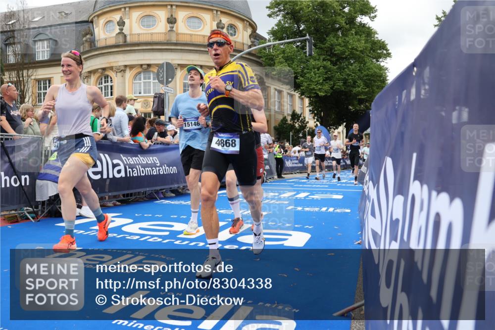 29.06.2025 - hella hamburg halbmarathon Strokosch-Dieckow http://msf.ph/oto/8304338 29.06.2025 10:54:31 Ziel 2474, 3426, 3794, 4868, 5259, 7129, 8798, 9012, 10040, 10368, 10376, 11009, 11797, 11799, 12321, 12607, 15146, 16327, 19067 meine-sportfotos.de