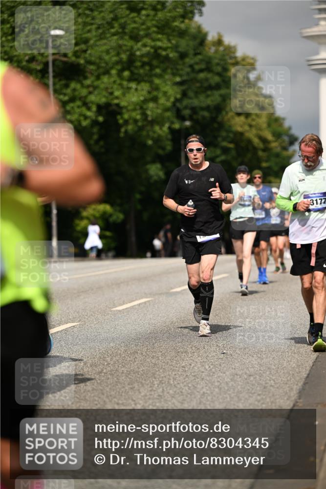 29.06.2025 - hella hamburg halbmarathon Dr. Thomas Lammeyer http://msf.ph/oto/8304345 29.06.2025 10:16:36 Kennedybrücke 1610, 1785, 2531, 2942, 3360, 3363, 4532, 5150, 7014, 7907, 8398, 8405, 8917, 8971, 9428, 9705, 10067, 10402, 10409, 10685, 11025 meine-sportfotos.de