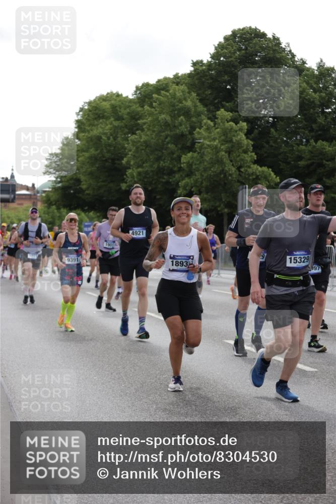 29.06.2025 - hella hamburg halbmarathon Jannik Wohlers http://msf.ph/oto/8304530 29.06.2025 10:37:38 Lombardsbrücke 1196, 1394, 1578, 1799, 1901, 1966, 1985, 2786, 3246, 3880, 4414, 4921, 5139, 5713, 6199, 6362, 6697, 7118, 7165, 7244, 7552, 7629, 7696, 7914, 8198, 8199, 8539, 8615, 8696, 8985, 9350, 9391, 10025, 10836, 11087, 11152, 11164, 11421, 11456, 11457, 11479, 11543, 12573, 12892, 12997, 13103, 13442, 14018, 14163, 15002, 15329, 15355, 15418, 15511, 15562, 15762, 16211, 16220, 16360, 16658, 16876, 17053, 17389, 18572, 18592, 18937 meine-sportfotos.de