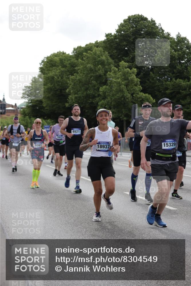 29.06.2025 - hella hamburg halbmarathon Jannik Wohlers http://msf.ph/oto/8304549 29.06.2025 10:37:39 Lombardsbrücke 1196, 1394, 1578, 1799, 1901, 1966, 1985, 2786, 3242, 3880, 4414, 4921, 5713, 6199, 6362, 6697, 7118, 7165, 7244, 7552, 7629, 7696, 7914, 8198, 8199, 8539, 8615, 8696, 8985, 9350, 9391, 10025, 10836, 11152, 11164, 11421, 11456, 11457, 11479, 11543, 12573, 12892, 12997, 13103, 13442, 14018, 14163, 15002, 15329, 15355, 15418, 15511, 15562, 15762, 16211, 16220, 16360, 16658, 16876, 17053, 17389, 18572, 18592, 18937 meine-sportfotos.de
