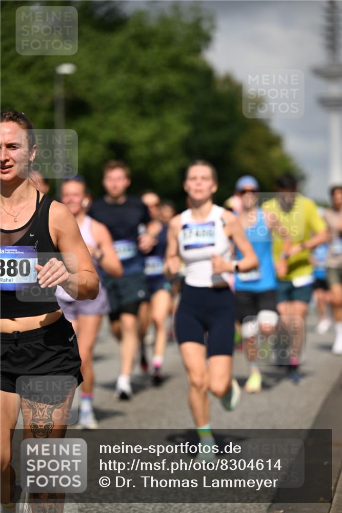 29.06.2025 - hella hamburg halbmarathon Dr. Thomas Lammeyer http://msf.ph/oto/8304614 29.06.2025 09:54:16 Kennedybrücke 1209, 1358, 1697, 2546, 2675, 3626, 4205, 4229, 4380, 4893, 5026, 5472, 5506, 5508, 5752, 5916, 6080, 6429, 6686, 6687, 7026, 7110, 8091, 8574, 8958, 9365, 10064, 10783, 11281, 11284, 11305 meine-sportfotos.de