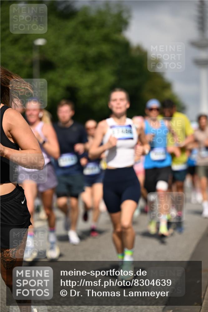 29.06.2025 - hella hamburg halbmarathon Dr. Thomas Lammeyer http://msf.ph/oto/8304639 29.06.2025 09:54:16 Kennedybrücke 1209, 1358, 1697, 2546, 2675, 3626, 4205, 4229, 4380, 4893, 5026, 5472, 5506, 5508, 5752, 5916, 6080, 6429, 6686, 6687, 7026, 7110, 8091, 8574, 8958, 9365, 10064, 10783, 11281, 11284, 11305 meine-sportfotos.de