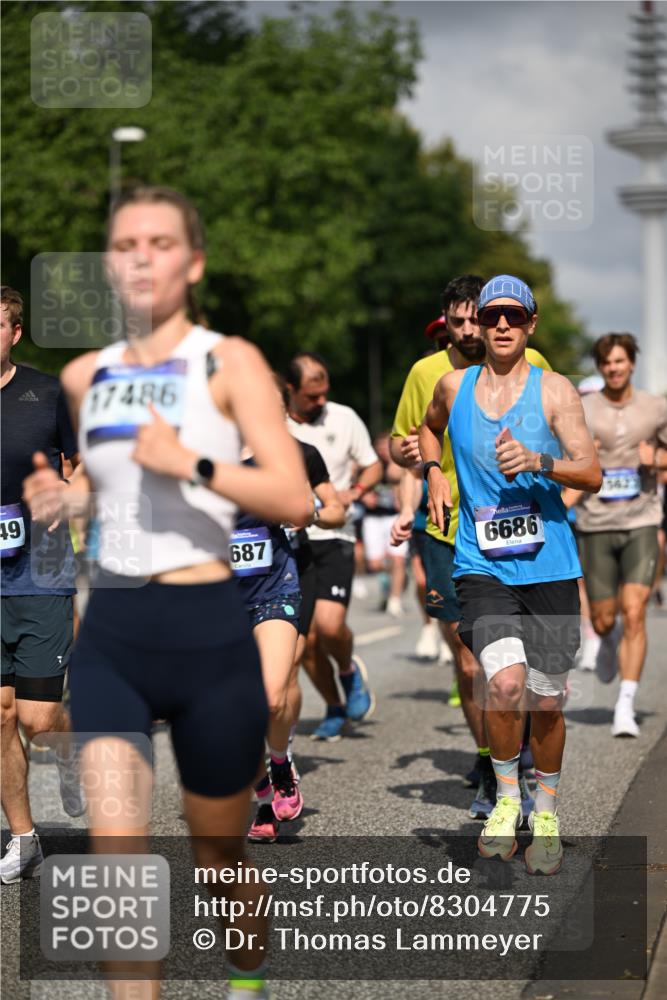 29.06.2025 - hella hamburg halbmarathon Dr. Thomas Lammeyer http://msf.ph/oto/8304775 29.06.2025 09:54:17 Kennedybrücke 1209, 1358, 1441, 1697, 2546, 2675, 3056, 3626, 4205, 4229, 4380, 4893, 5026, 5472, 5506, 5508, 5752, 5916, 6080, 6429, 6686, 6687, 7026, 7110, 8091, 8574, 8958, 9365, 10064, 10783, 11281, 11284, 11305 meine-sportfotos.de