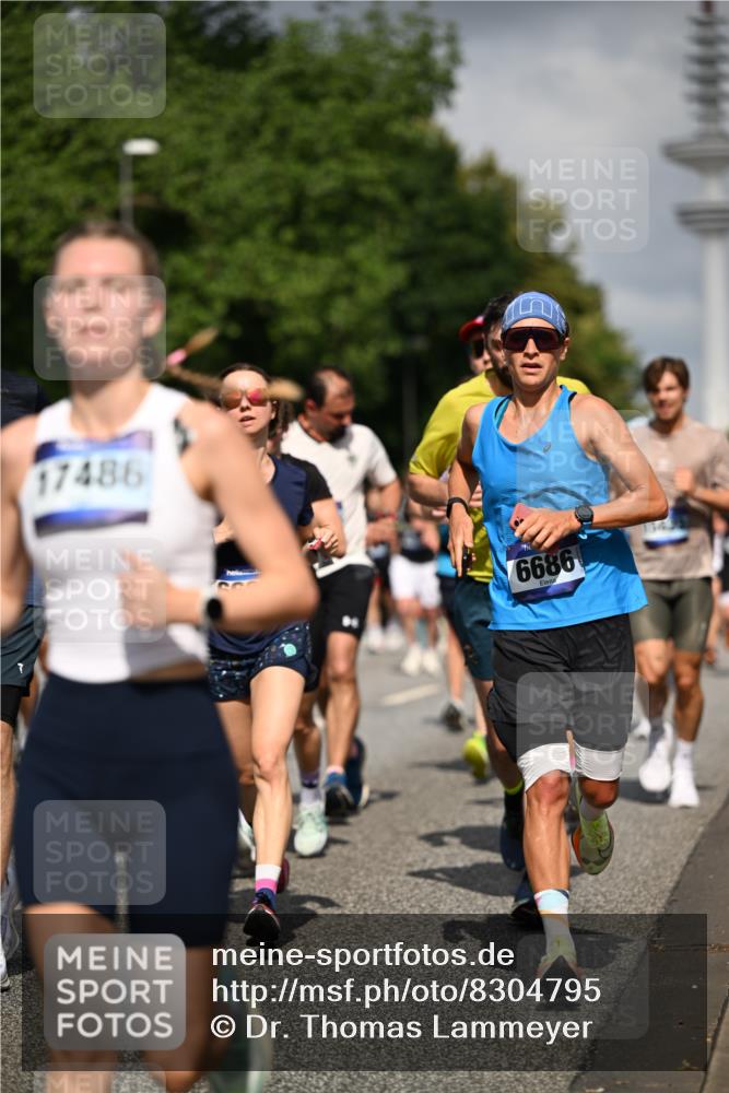 29.06.2025 - hella hamburg halbmarathon Dr. Thomas Lammeyer http://msf.ph/oto/8304795 29.06.2025 09:54:17 Kennedybrücke 1209, 1358, 1441, 1697, 2546, 2675, 3056, 3626, 4205, 4229, 4380, 4893, 5026, 5472, 5506, 5508, 5752, 5916, 6080, 6429, 6686, 6687, 7026, 7110, 8091, 8574, 8958, 9365, 10064, 10783, 11281, 11284, 11305 meine-sportfotos.de