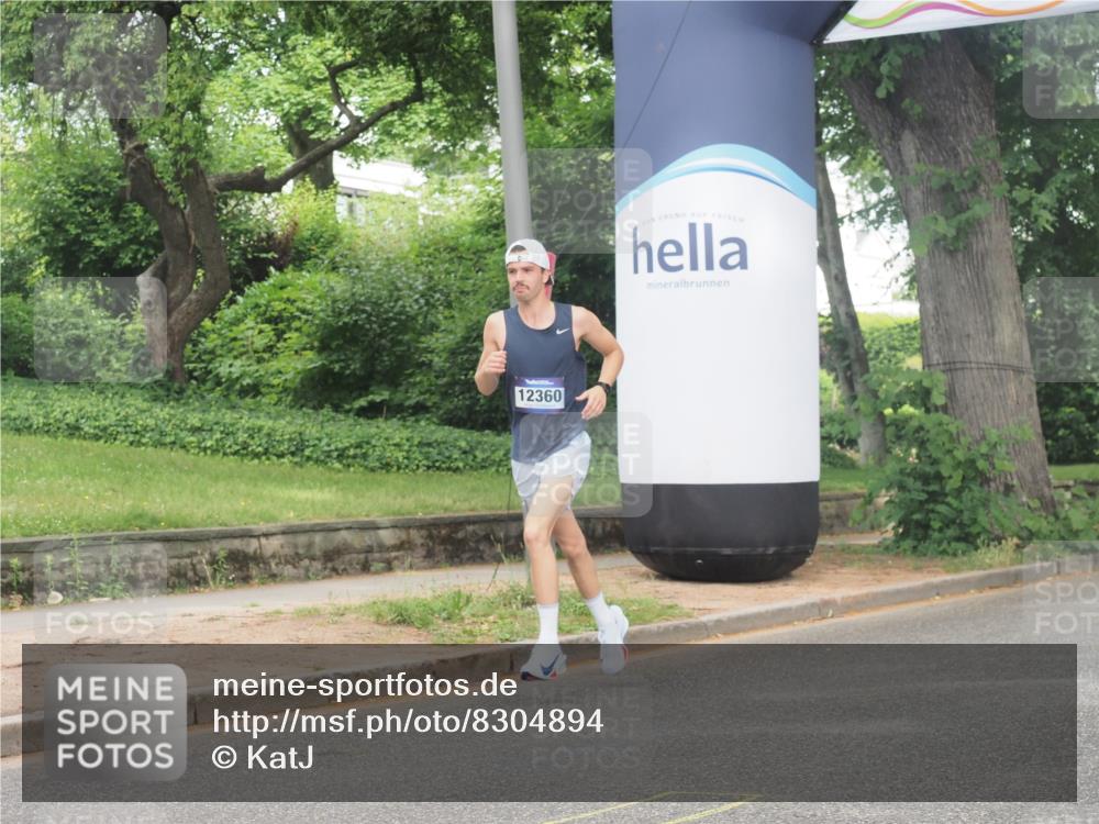 29.06.2025 - hella hamburg halbmarathon KatJ http://msf.ph/oto/8304894 29.06.2025 10:14:23 Zwischen KM18-KM19 5301 meine-sportfotos.de