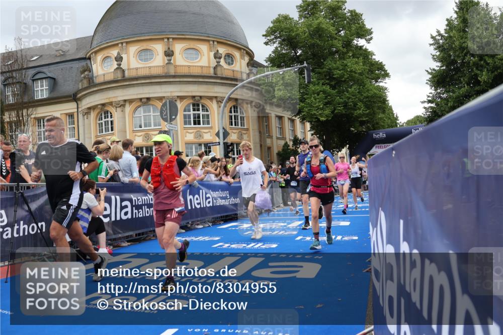 29.06.2025 - hella hamburg halbmarathon Strokosch-Dieckow http://msf.ph/oto/8304955 29.06.2025 10:55:25 Ziel 1130, 2252, 2771, 4189, 4951, 5287, 5319, 5643, 6591, 6938, 8487, 11184, 11554, 12526, 12544, 12584, 13234, 13236, 13267, 13470, 14036, 14592, 16213, 16334, 16609, 16985, 17603, 17940, 18290, 18380, 18531 meine-sportfotos.de
