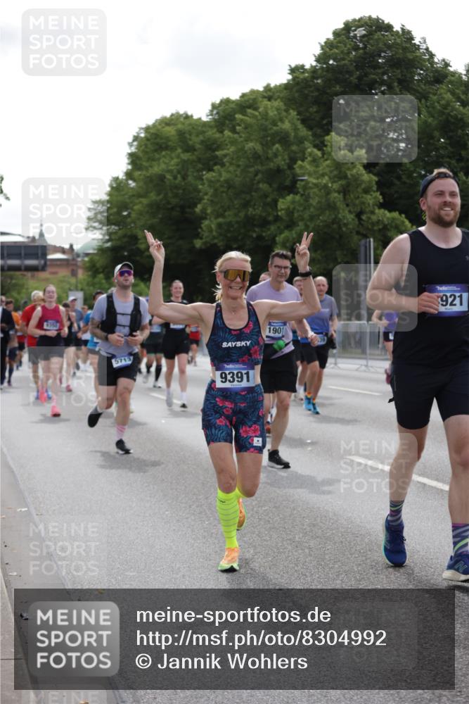 29.06.2025 - hella hamburg halbmarathon Jannik Wohlers http://msf.ph/oto/8304992 29.06.2025 10:37:41 Lombardsbrücke 1196, 1394, 1578, 1742, 1799, 1901, 1966, 2786, 3242, 3716, 3880, 4414, 4921, 5300, 5713, 6199, 6362, 6697, 6930, 7118, 7165, 7244, 7552, 7629, 7696, 7914, 8198, 8199, 8539, 8615, 8696, 9350, 9391, 10025, 11152, 11164, 11421, 11456, 11457, 11479, 11543, 12573, 12892, 12997, 13103, 13442, 14018, 14163, 15002, 15329, 15355, 15417, 15418, 15511, 15562, 15762, 16211, 16220, 16360, 16658, 16876, 17053, 18572, 18592, 18937 meine-sportfotos.de