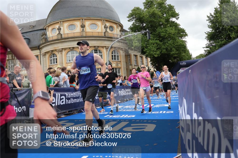 29.06.2025 - hella hamburg halbmarathon Strokosch-Dieckow http://msf.ph/oto/8305026 29.06.2025 10:55:27 Ziel 1130, 2252, 2771, 4189, 4951, 5287, 5319, 6591, 6938, 8487, 8573, 11554, 11568, 12196, 12544, 12584, 13234, 13236, 13267, 14036, 14592, 16110, 16213, 16334, 16609, 16985, 17603, 17615, 17940 meine-sportfotos.de